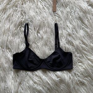 Skims Fits Everybody Unlined Demi Bra Onyx Size 32B